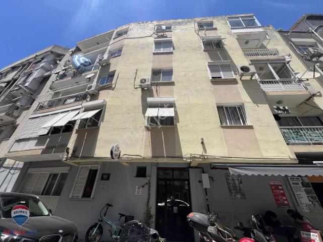 13 Karşıyaka Tuna Mah. Merkezi Konumda, Kiracılı 2+1 Daire