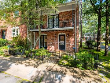 13 Kingsbridge Way
