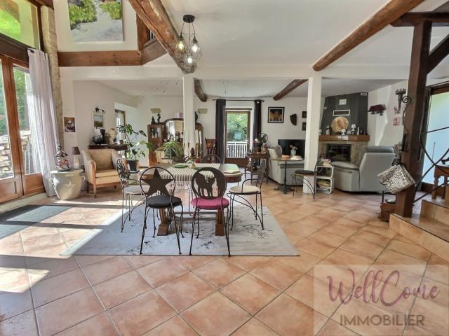 13 km de Chambéry maison 7 pièces en pierre sur 4600 m² de t. 196m² Saint Thibaud de Couz