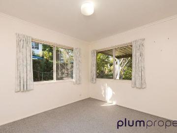 13 Larool Street KENMORE