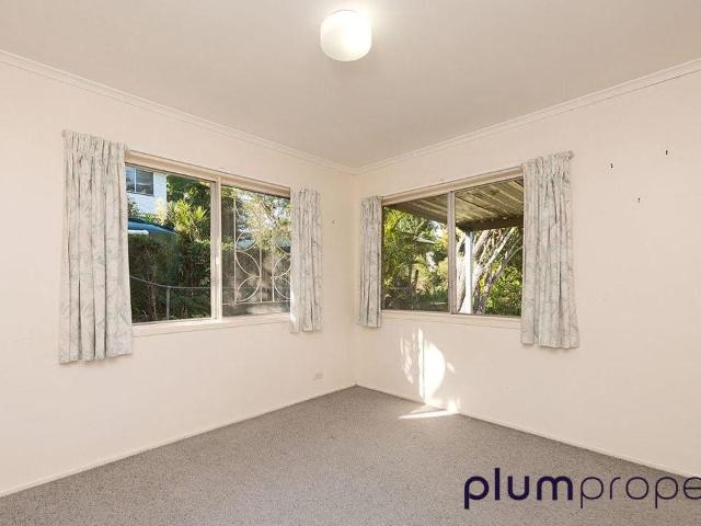 13 Larool Street KENMORE