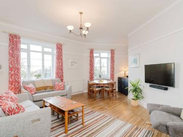 Edinburgh, Shetland - Garden, Lift, Equipped kitchen