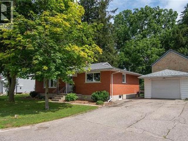 13 Lewis Street, New Hamburg, ON, N3A 1P5 house for sale | Listing ID 40854 | Royal LePage