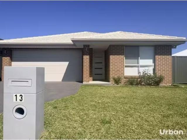 13 Leyland Circuit, Lochinvar House for rent Listed by Bronly.
