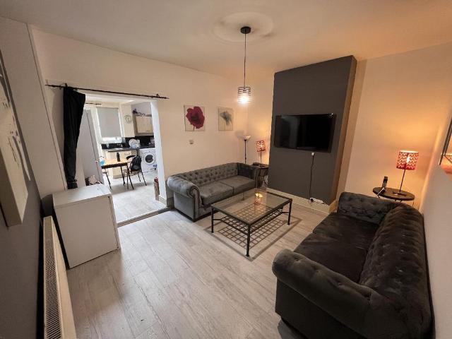 13 Link Road, Birmingham, B16 0EP, United Kingdom | Room for rent #140544329 | Rentberry