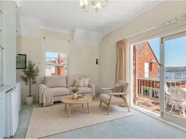 1/3 Linkmead Avenue, Clontarf Apartment for rent Listed by Li.