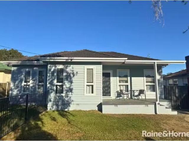 13 Mcdonald Avenue, NOWRA House for rent Listed by Brett Wilk.