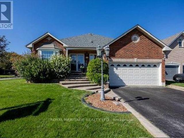 13 Mcgregor Drive, Ajax, ON, L1T 3W8 house for sale | Listing ID E13787 | Royal LePage