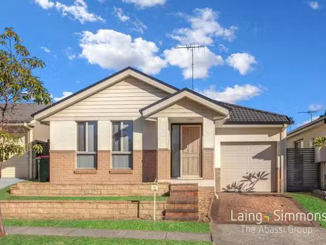 13 Maiden Street, Ropes Crossing, NSW 2760