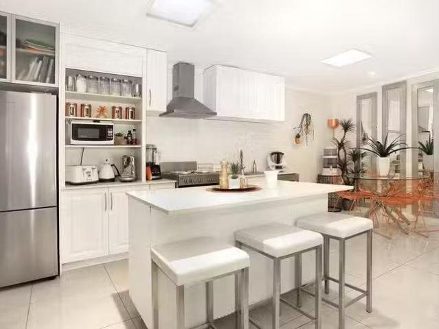 1/3 Metro Crescent, Oxenford, QLD 4210