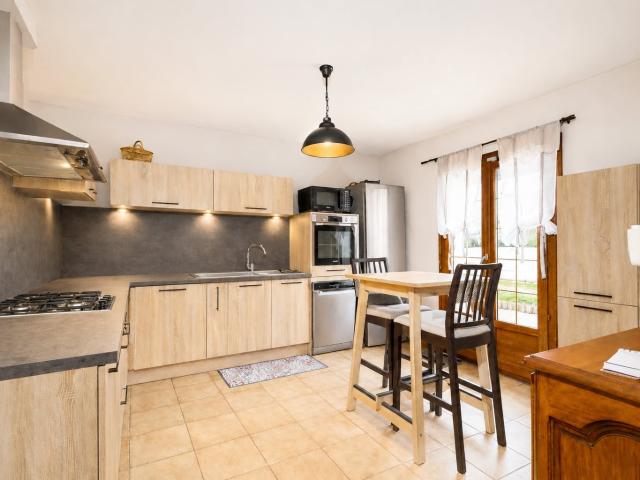 13 minutes à l'Est de Beaune: Maison 1994 avec grand terrai. 157m² Beaune