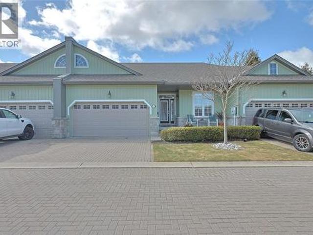 13 Oakwood Links Lane, Grand Bend, ON, N0M 1T0 townhouse for sale | Listing ID 26003 | Royal LePage