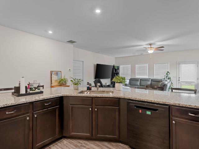 13 Oak View Drive NE