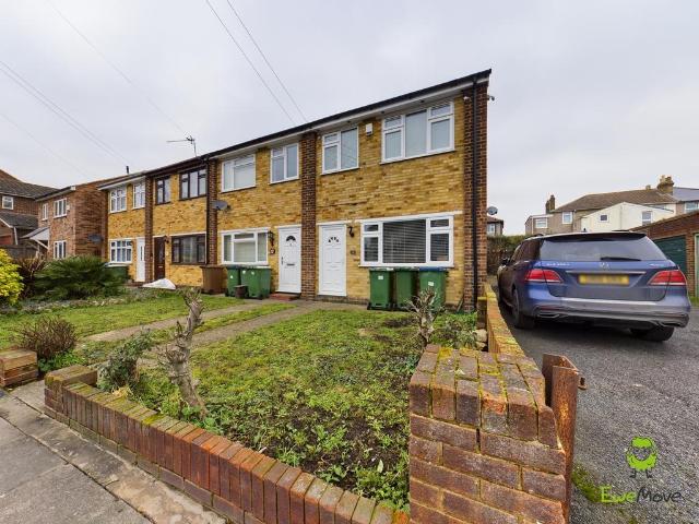 13 Paddock Road, Bexleyheath 3 bed end of terrace house to rent £2,100 pcm £485 pw