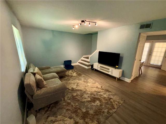 13 Peyton Place SW