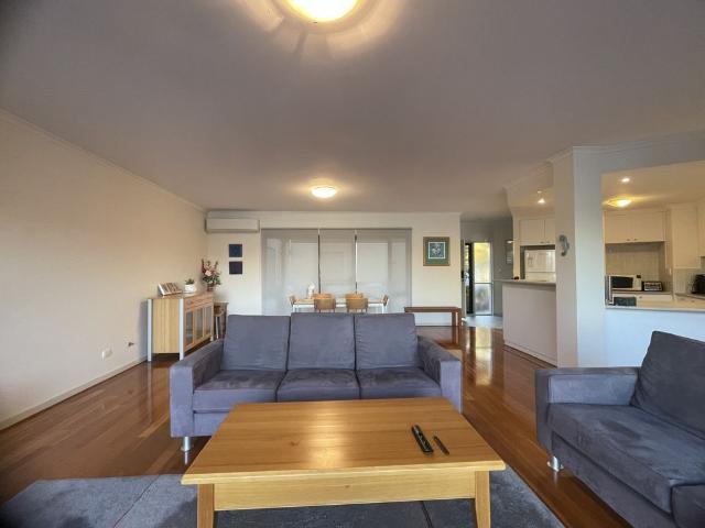 1/3 Piccolo Place, Halls Head, WA 6210