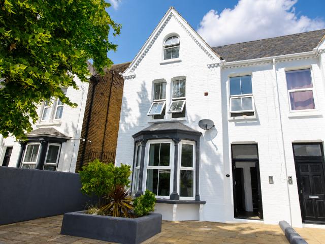 13 Railway Street, Gillingham, Gillingham, Kent ME7, 2 bed flat to rent, £1,050 pcm | PrimeLocation
