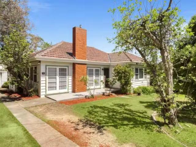 13 Roberts Avenue, Box Hill South VIC 3128 House Auction