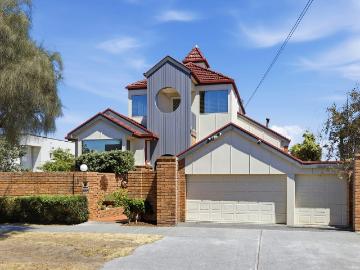 House to rent in Victoria