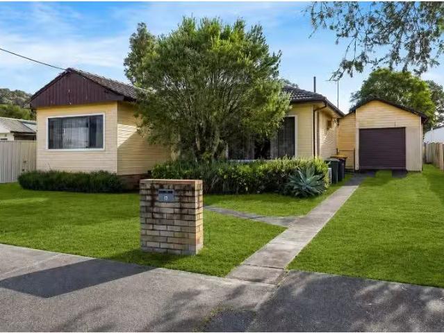 13 Ruswell Avenue, Warners Bay House for rent Listed by Prope.
