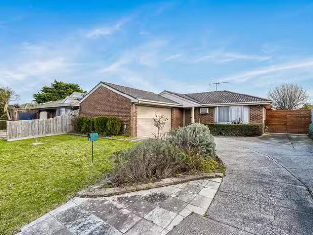 13 Samantha Crescent, Cranbourne North, VIC 3977