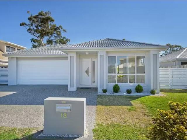 13 Serene Circuit, Port Macquarie House for rent Listed by Yo.