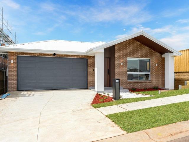 13 Skyline Street, Menangle Park NSW