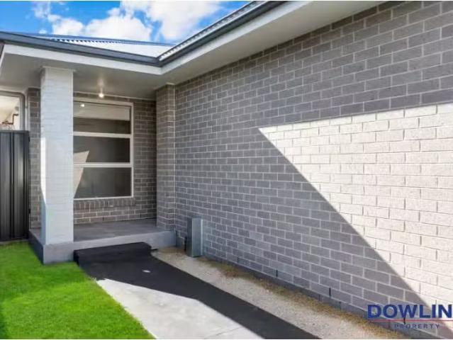 13A Hillgrove Street, MEDOWIE Townhouse for rent Listed by Re.