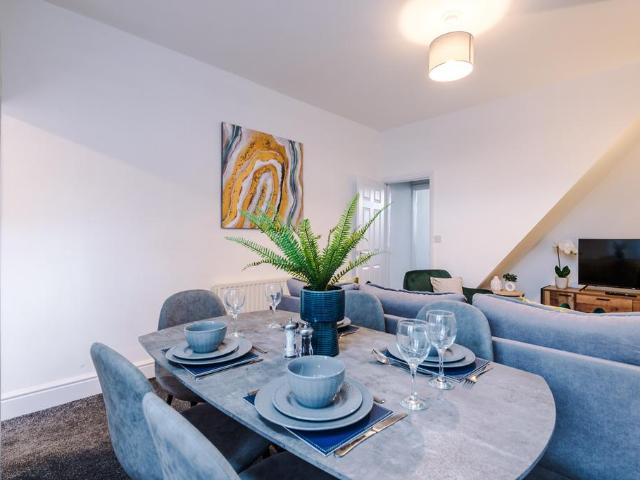 13A Jobling Street, Manchester, M11 3TA, United Kingdom | 3 bed apartment for rent #131176144 | Rentberry