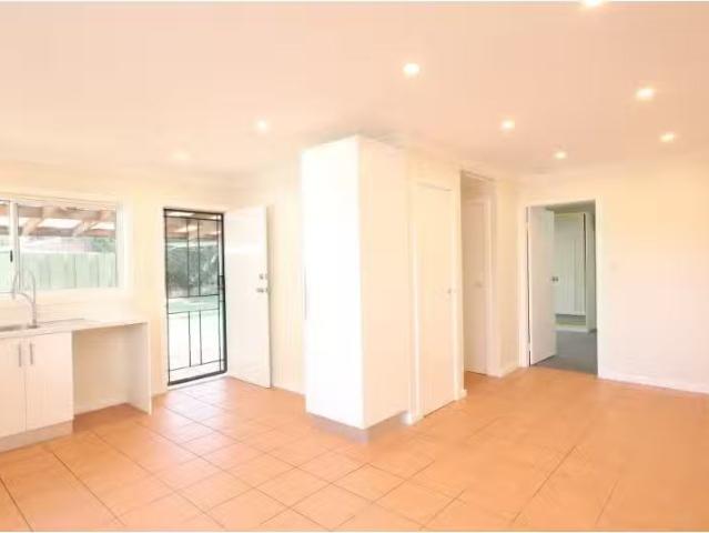 13A Minerva Street, Kirrawee Apartment for rent Listed by Emm.