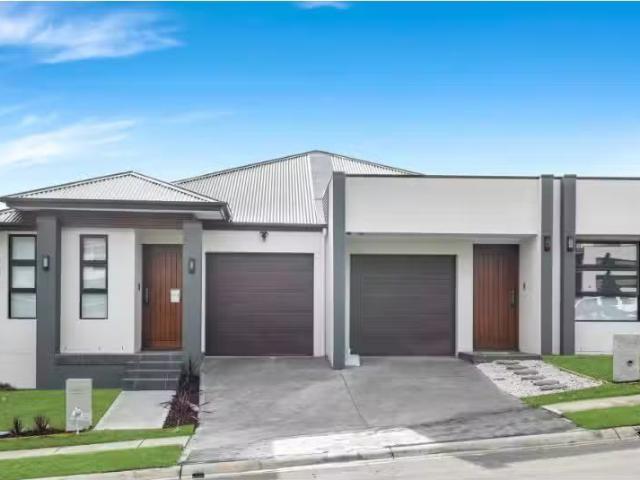 13a Neill Street, Schofields Townhouse for rent Listed by Raj.