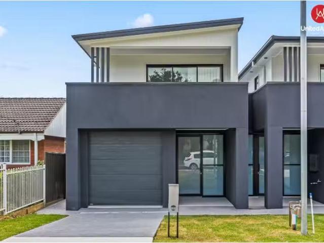 13B Albert Street, INGLEBURN Townhouse for rent Listed by Ant.