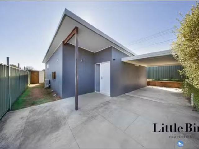 13b Elkington Street, Florey House for rent Listed by Taye Bu.