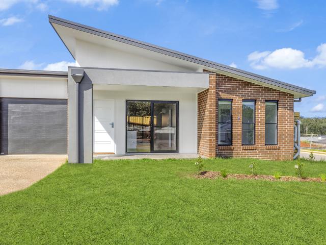 13B Octagonal Rise, Port Macquarie NSW 2444 Semi detached For Rent | Domain
