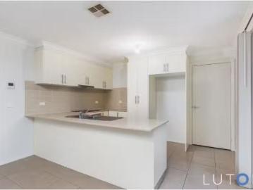 Latham, Canberra, Uriarra, Yass Valley, Victoria
