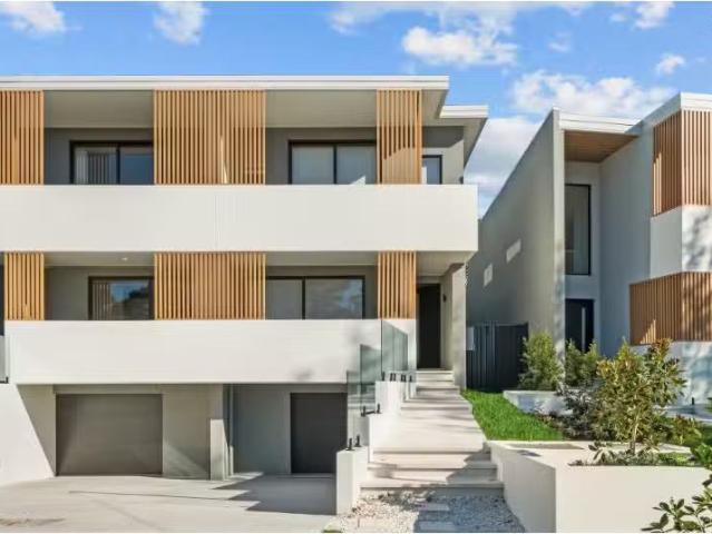 13B Stewart Drive, Castle Hill Townhouse for rent Listed by J.
