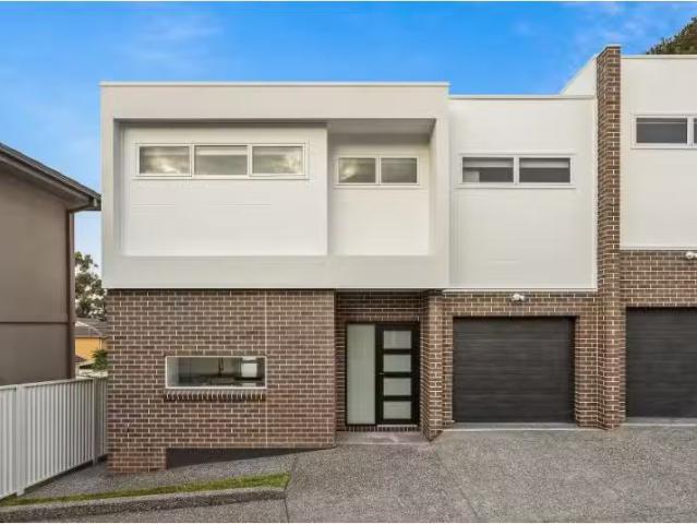 13C Rosemont Street, West Wollongong Townhouse for rent Liste.