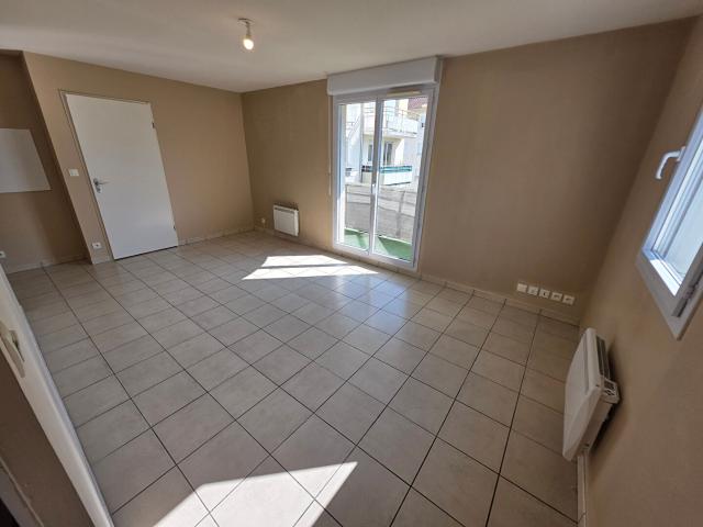 13JG331 T2 n°116 eau froide incluse dans les charges + 1 place de parking