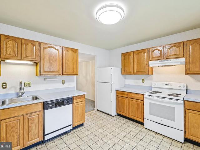 10040 Wedge Way