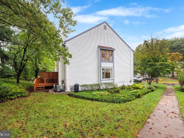 10046 Beacon Pond Lane