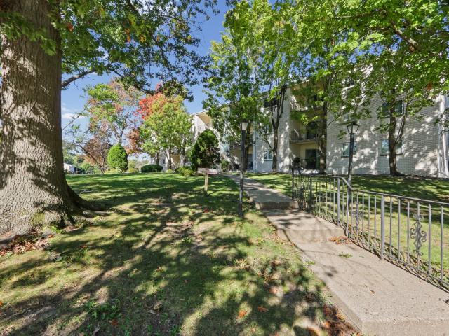 1004 E Harding Drive # 201