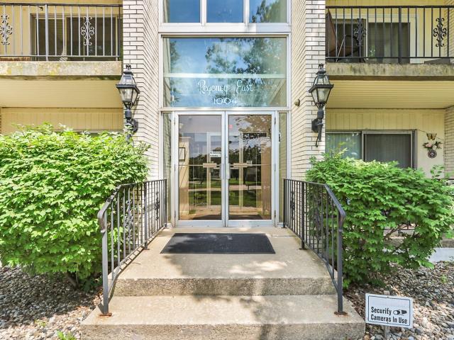 1004 E Harding Drive # 304