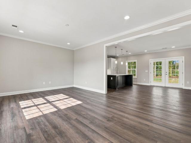 1004 Ivey Road