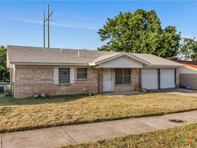 1004 Sherry Lane