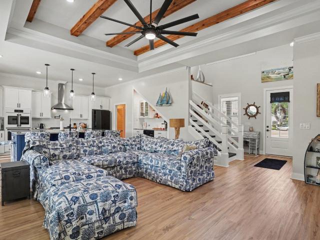1004 Whooping Crane Dr
