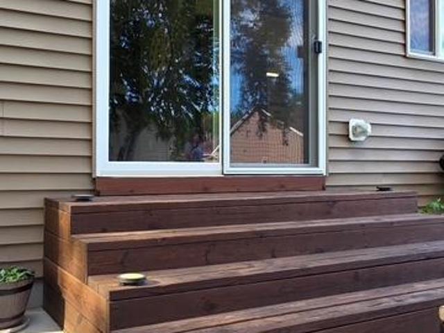 1005 Main Street E