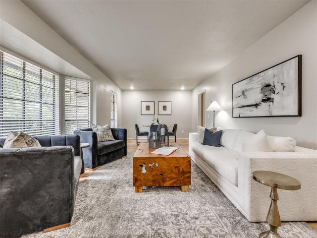 1005 Mary Lee Lane