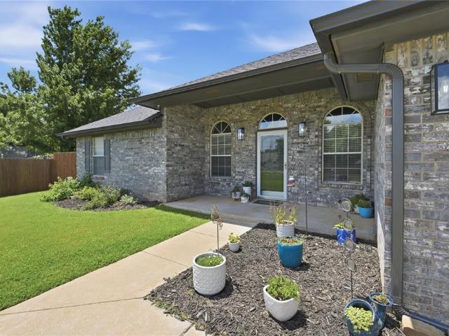 1005 Meadowlake Drive