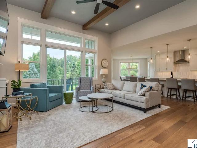 1005 Applewood Court