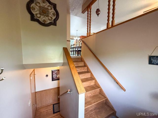 1005 Cinnabar Street